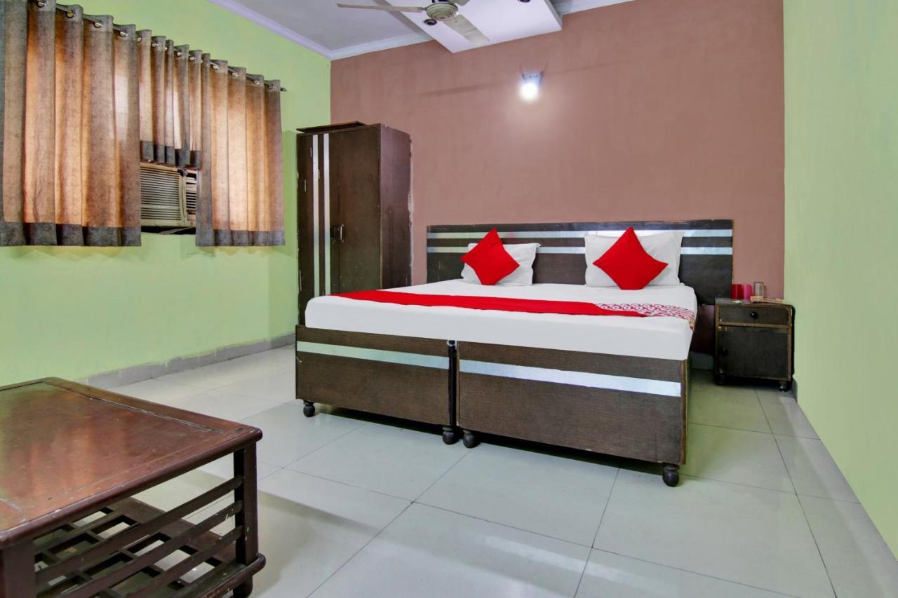 Oyo Flagship 81167 Hotel Swagat Dx Нью-Дели Экстерьер фото