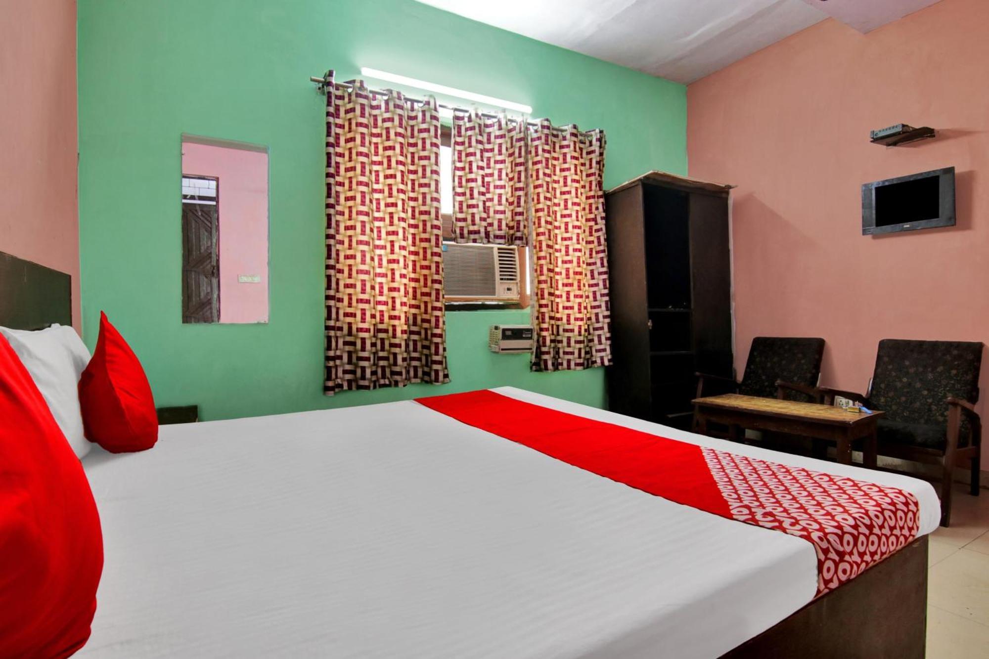 Oyo Flagship 81167 Hotel Swagat Dx Нью-Дели Экстерьер фото