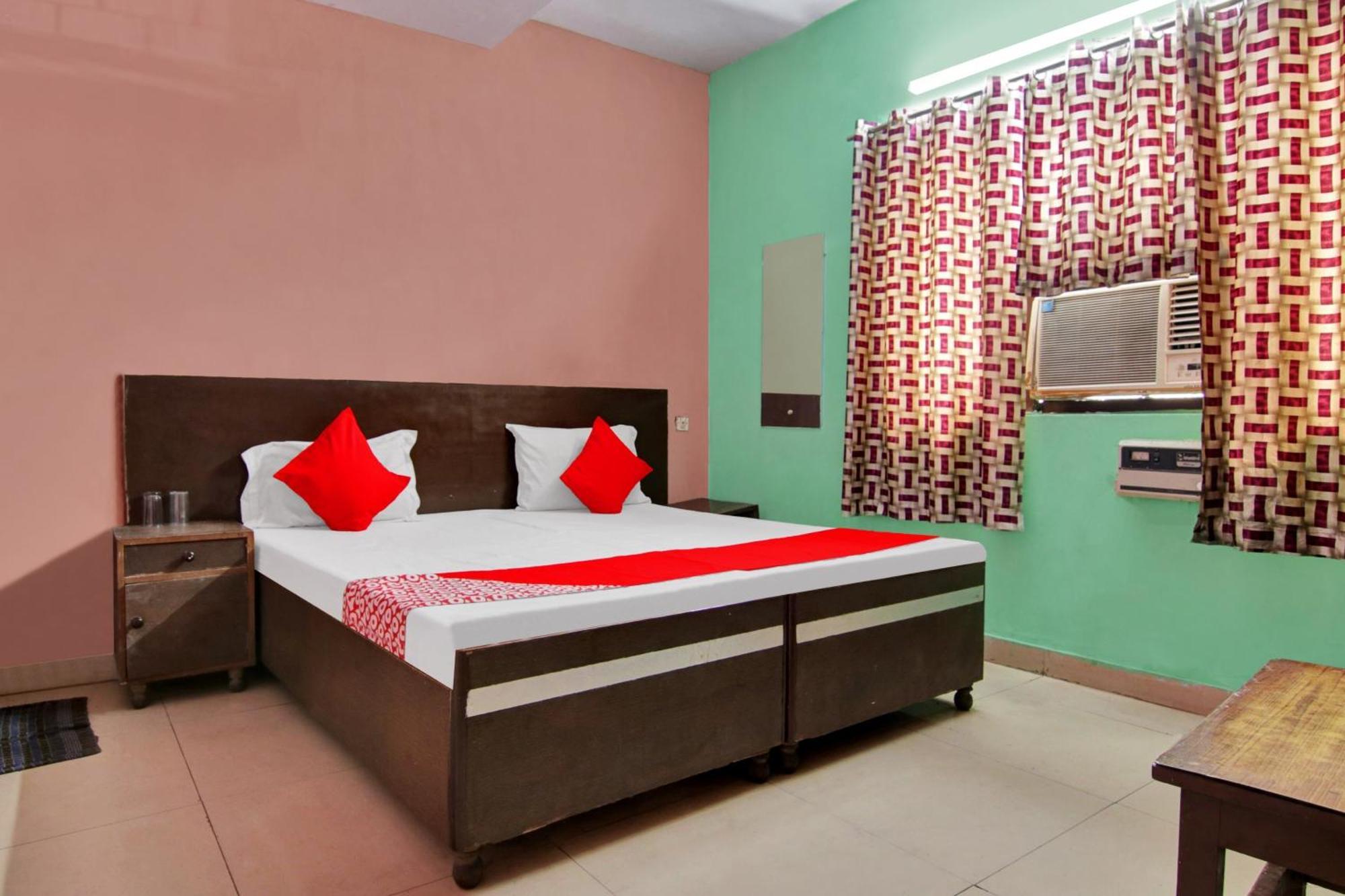 Oyo Flagship 81167 Hotel Swagat Dx Нью-Дели Экстерьер фото